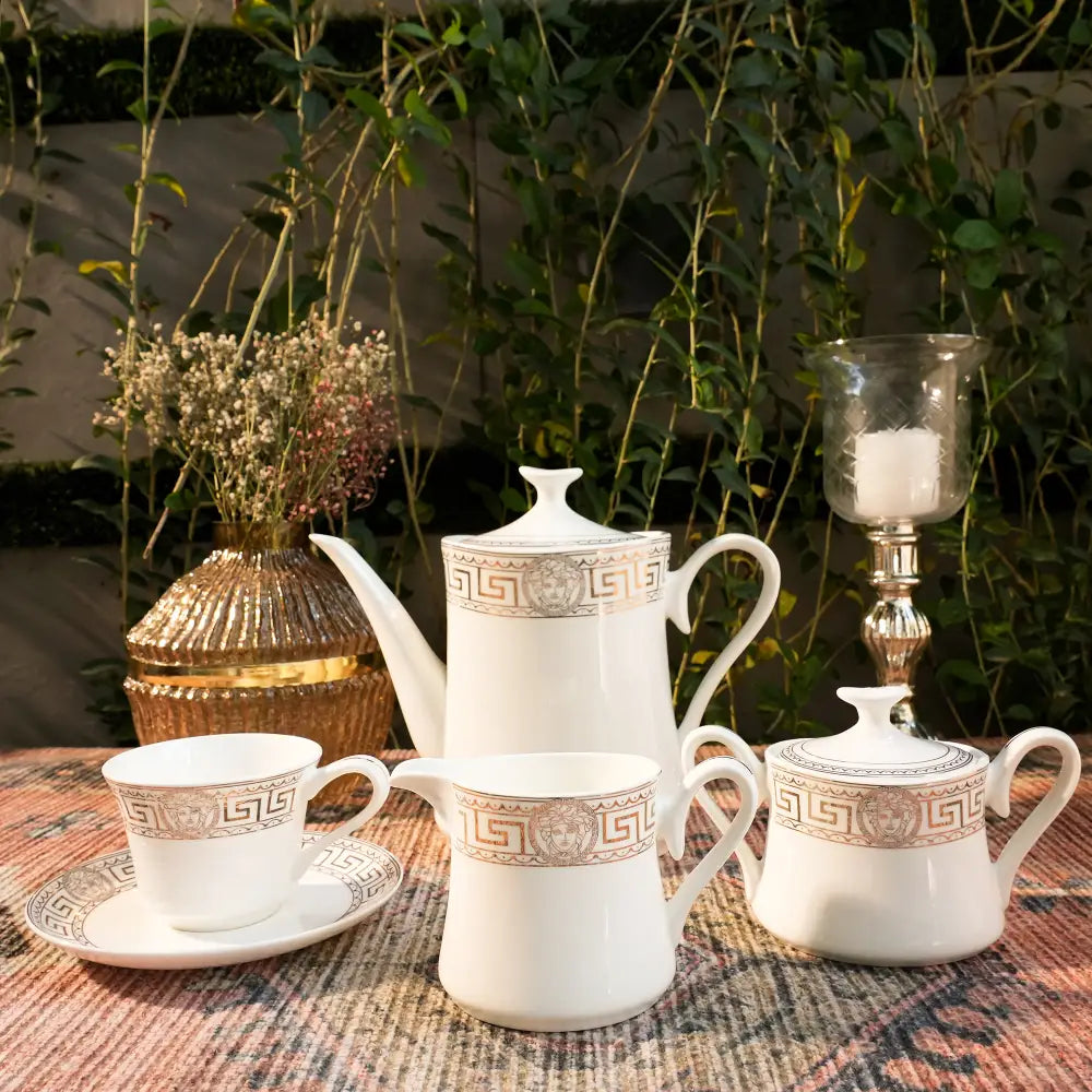 Primum Tea Cup with Golden Coating – Royal Elegance for Tea Time - Cup Saucer