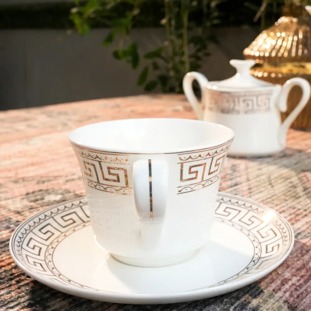 Primum Tea Cup with Golden Coating – Royal Elegance for Tea Time - Cup Saucer